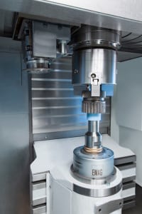 The VLC 100 G is equipped with three axes (X, Z, C). The machine uses its overhead pick-up spindle to load itself. The machining area features one or two grinding spindles for internal and/or external work.