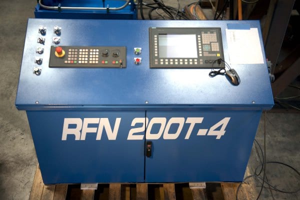 Siemens CNC controls the entire machine process