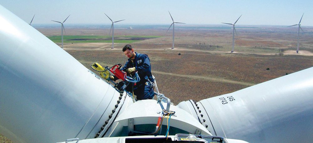 IPM example of removing a damaged blade studs of wind tower